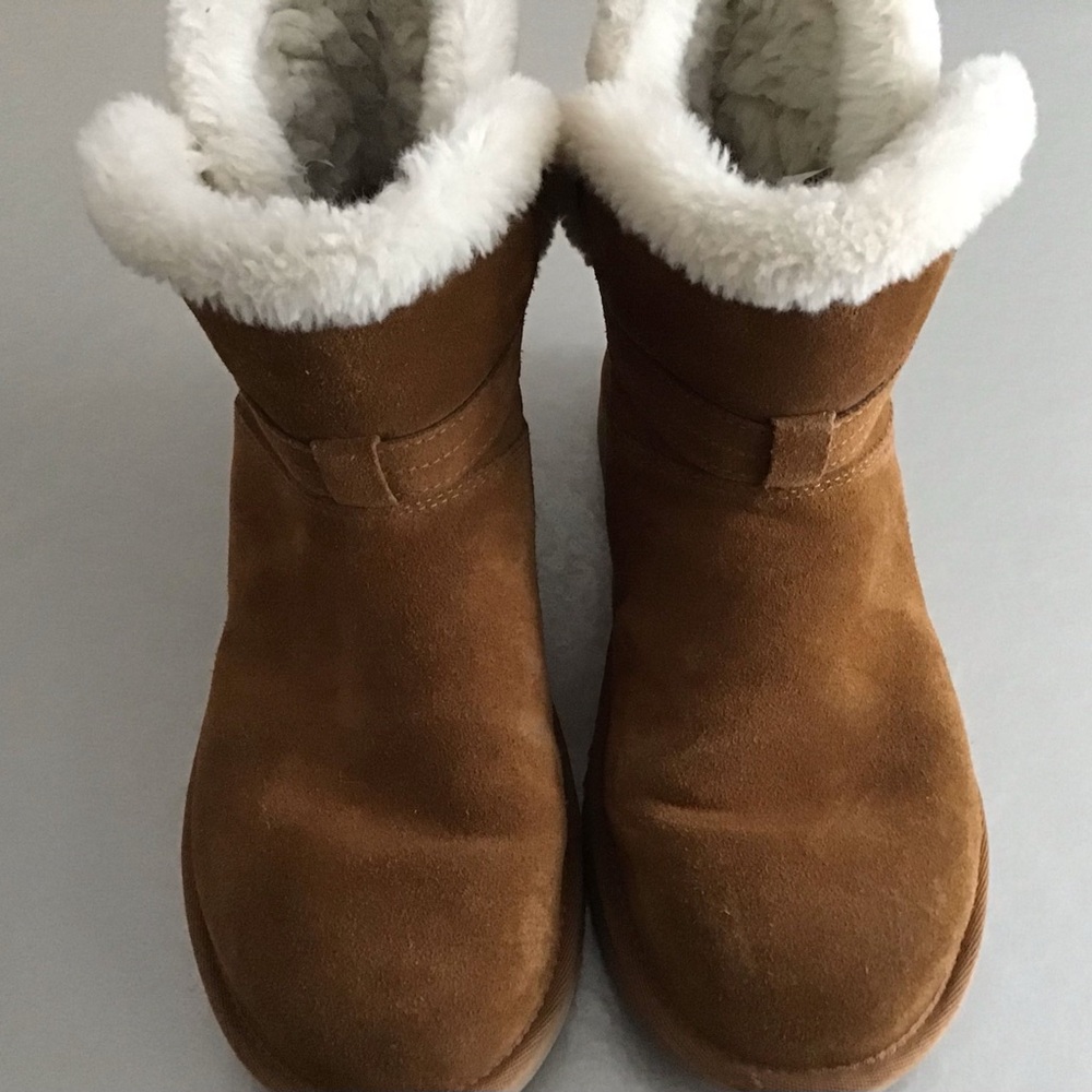 Koolaburra Tan Suede Boots with Cream Fur Size 8